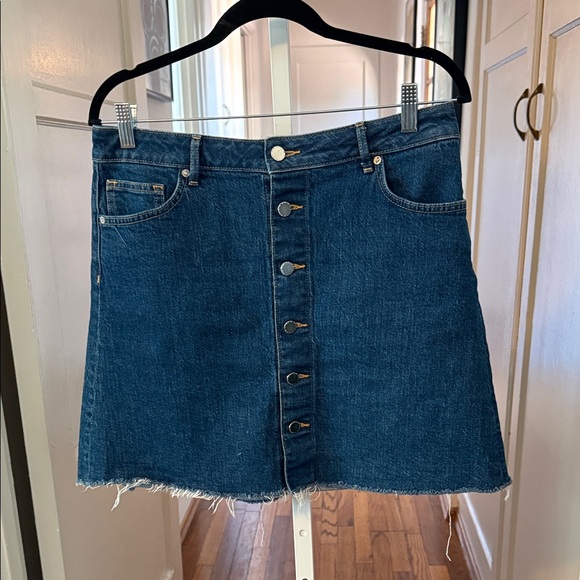H&M Dresses & Skirts - H&M Denim Button-Front Skirt Size 10